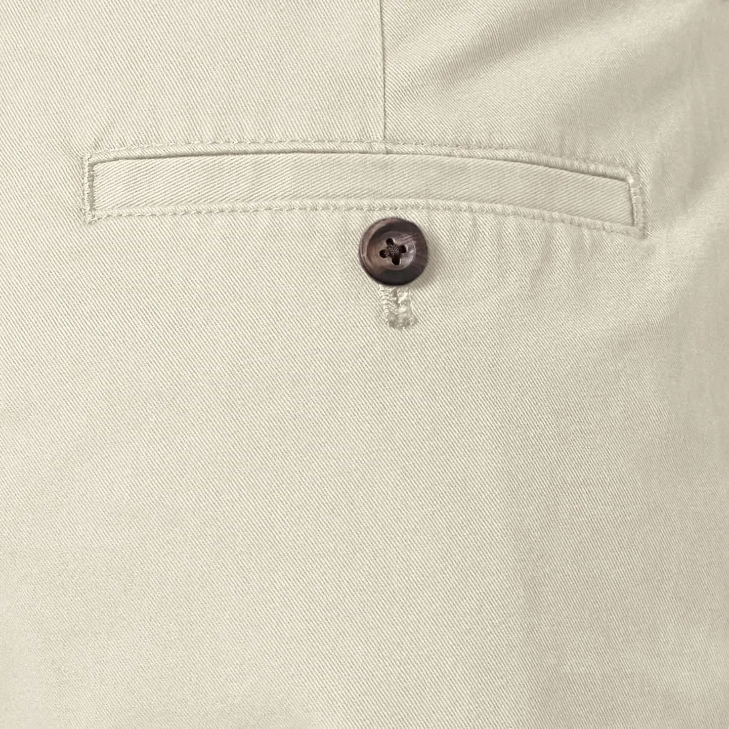 Amazon Essentials Men's Classic-Fit 7" Chino Short