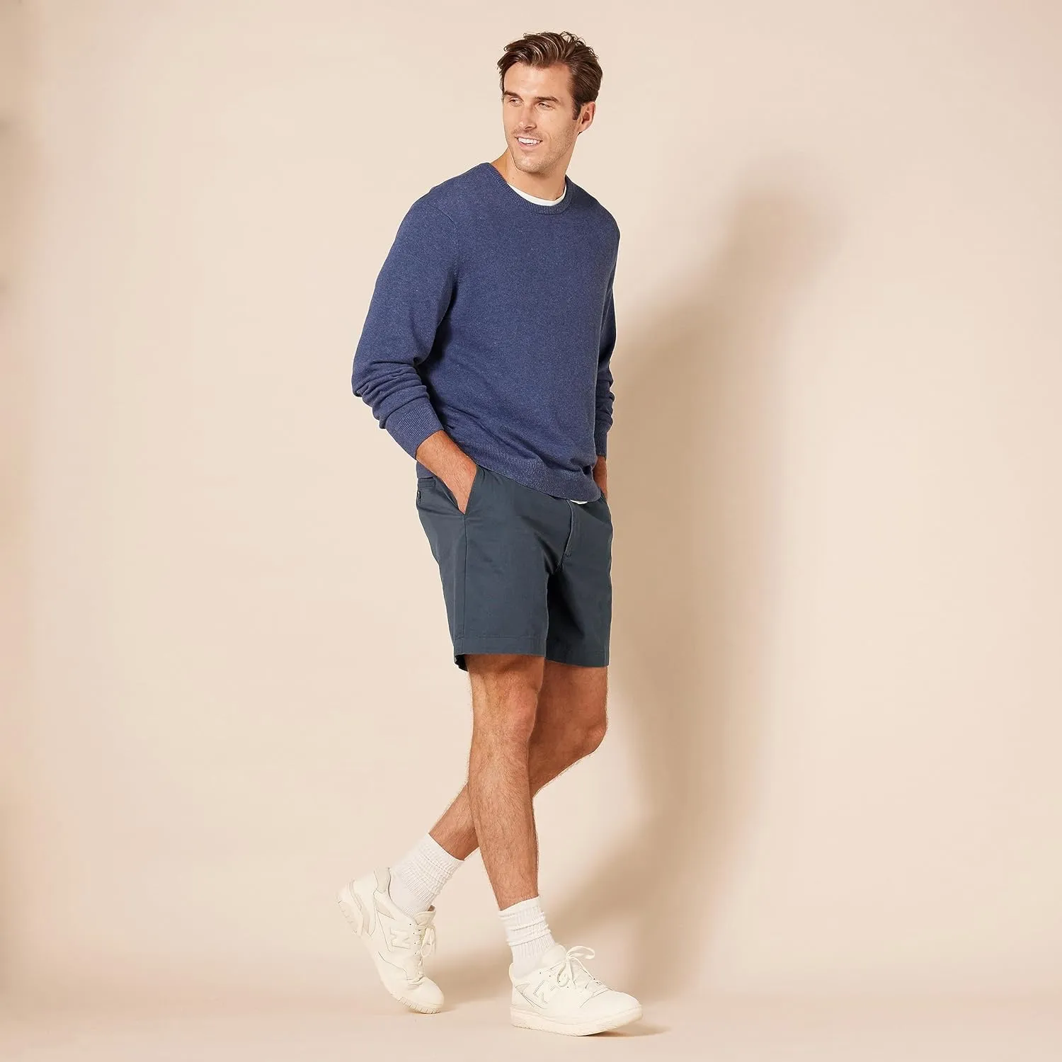 Amazon Essentials Men's Classic-Fit 7" Chino Short