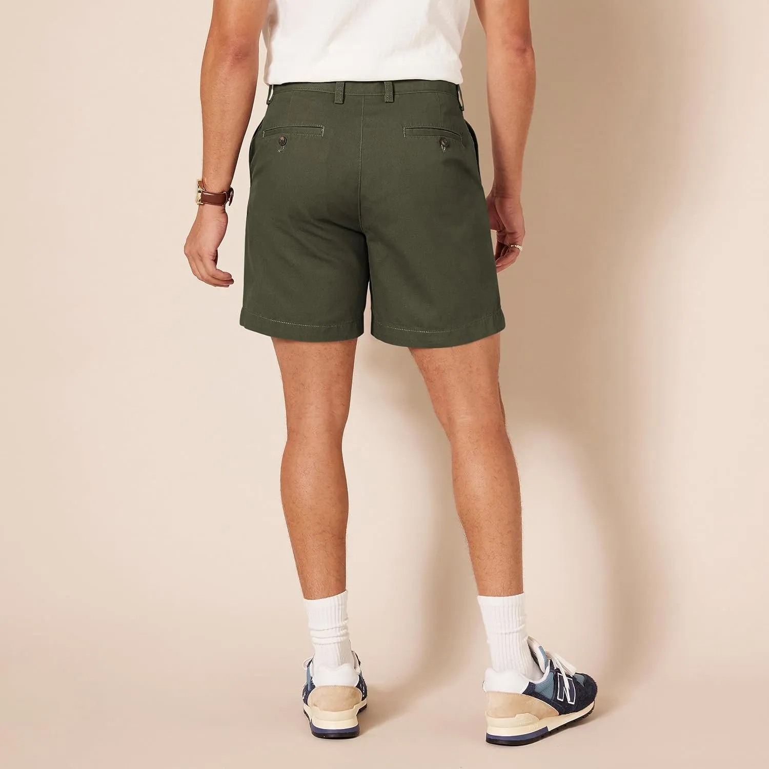 Amazon Essentials Men's Classic-Fit 7" Chino Short
