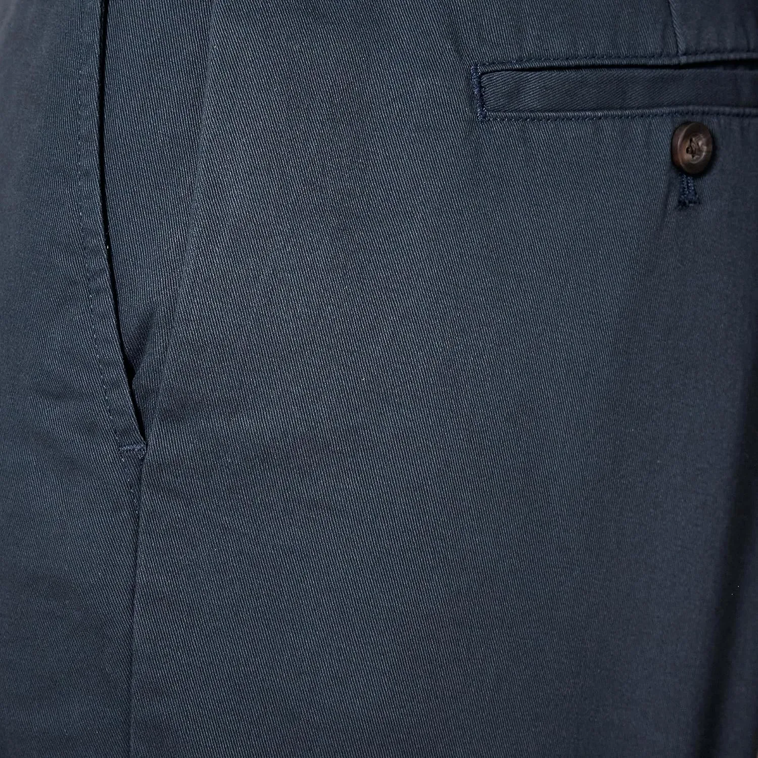 Amazon Essentials Men's Classic-Fit 7" Chino Short