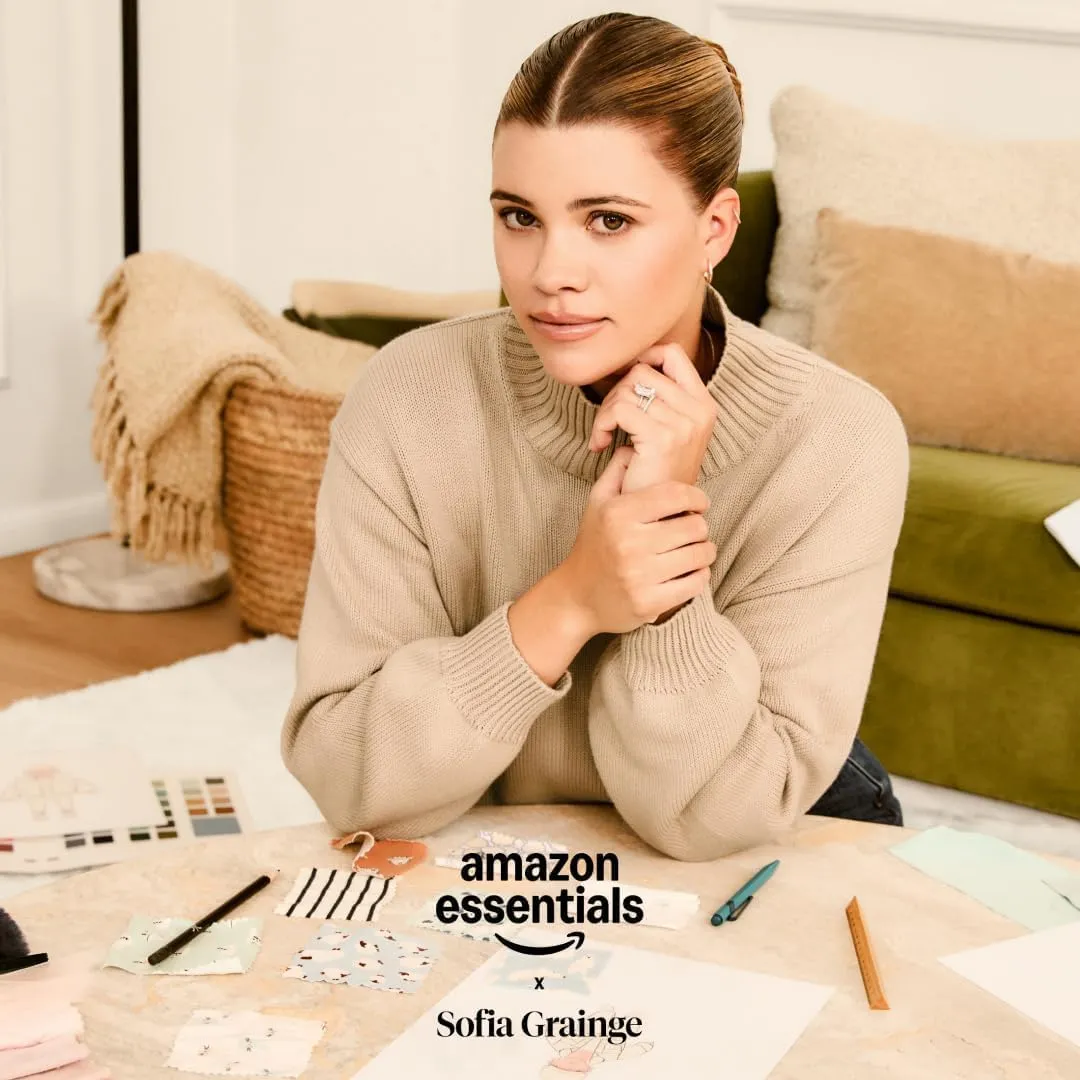 Amazon Essentials x Sofia Grainge Toddlers and Baby Girls' Velour Puffer Jacket