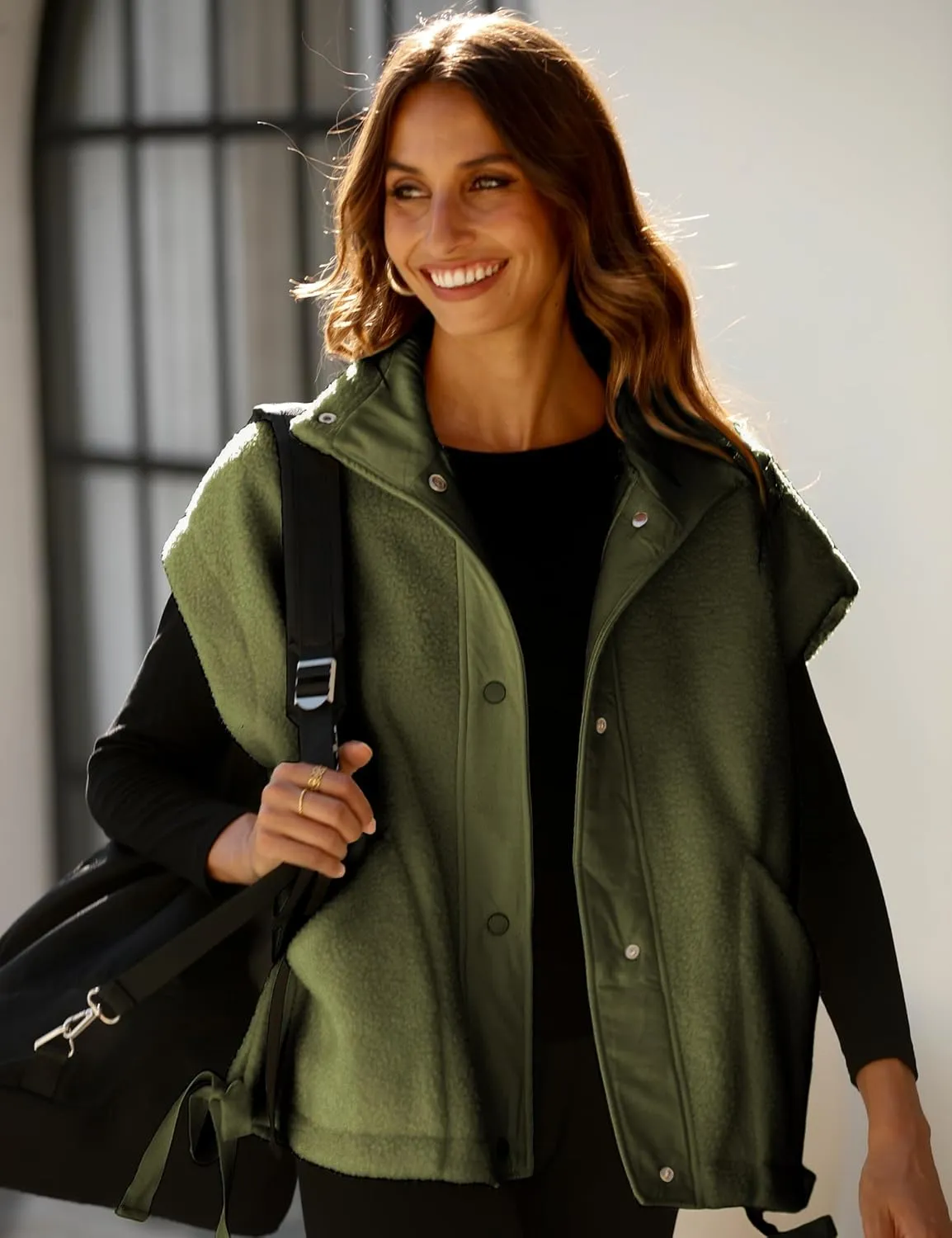 APAFES Women Oversized Fleece Vest Winter Warm Stand Collar Flysleeve Fuzzy Jackets Outerwear Coat with Pockets