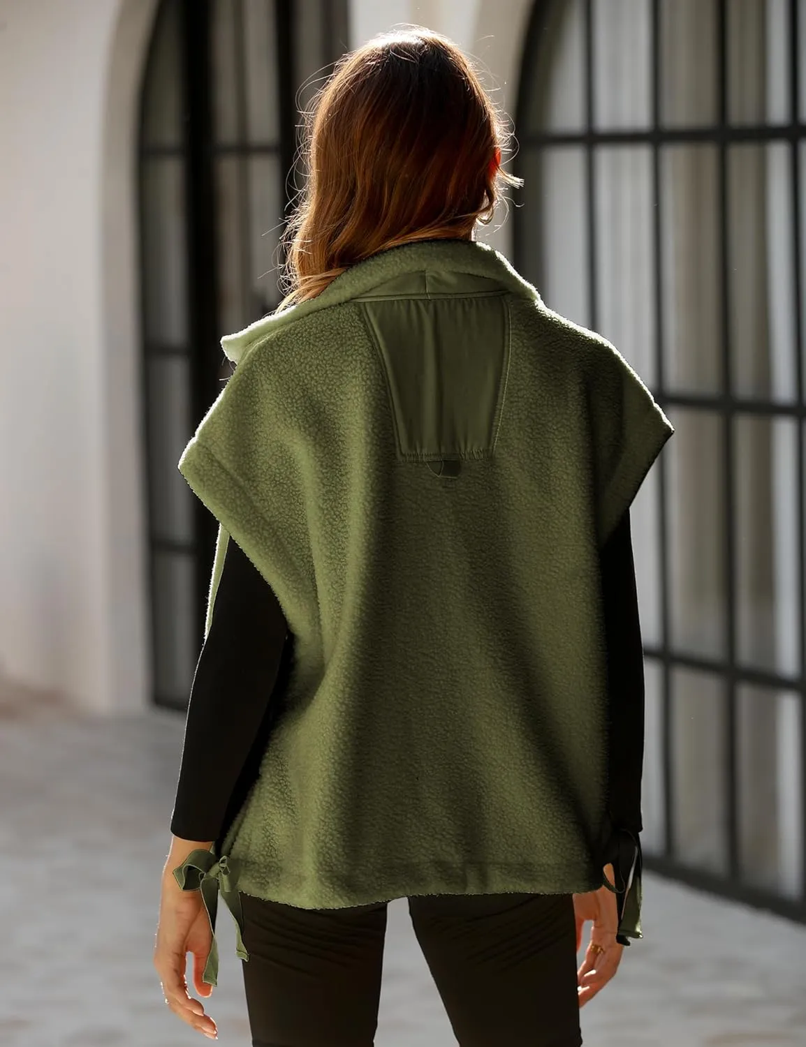 APAFES Women Oversized Fleece Vest Winter Warm Stand Collar Flysleeve Fuzzy Jackets Outerwear Coat with Pockets