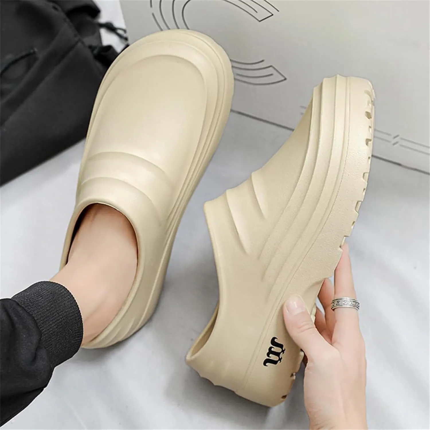 Armadillo Clogs Women Men Comfortable Non Slip Nurse Work Shoes Slip Resistant Waterproof Shoes Oil Resistant Chef Shoe Lightweight Kitchen Nurse Shoe