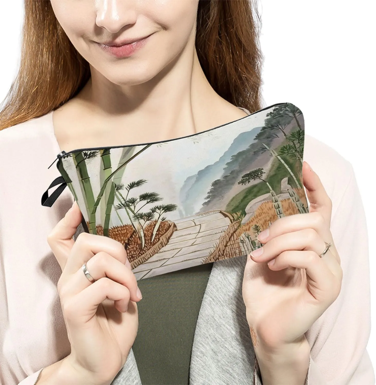 Chinese Painting Bamboo Cosmetic Bag for Women Small Makeup Organizer Pouch with Zipper Traditional Chinese Painting Bamboo Toiletry Makeup Bag Presents for Women Friends