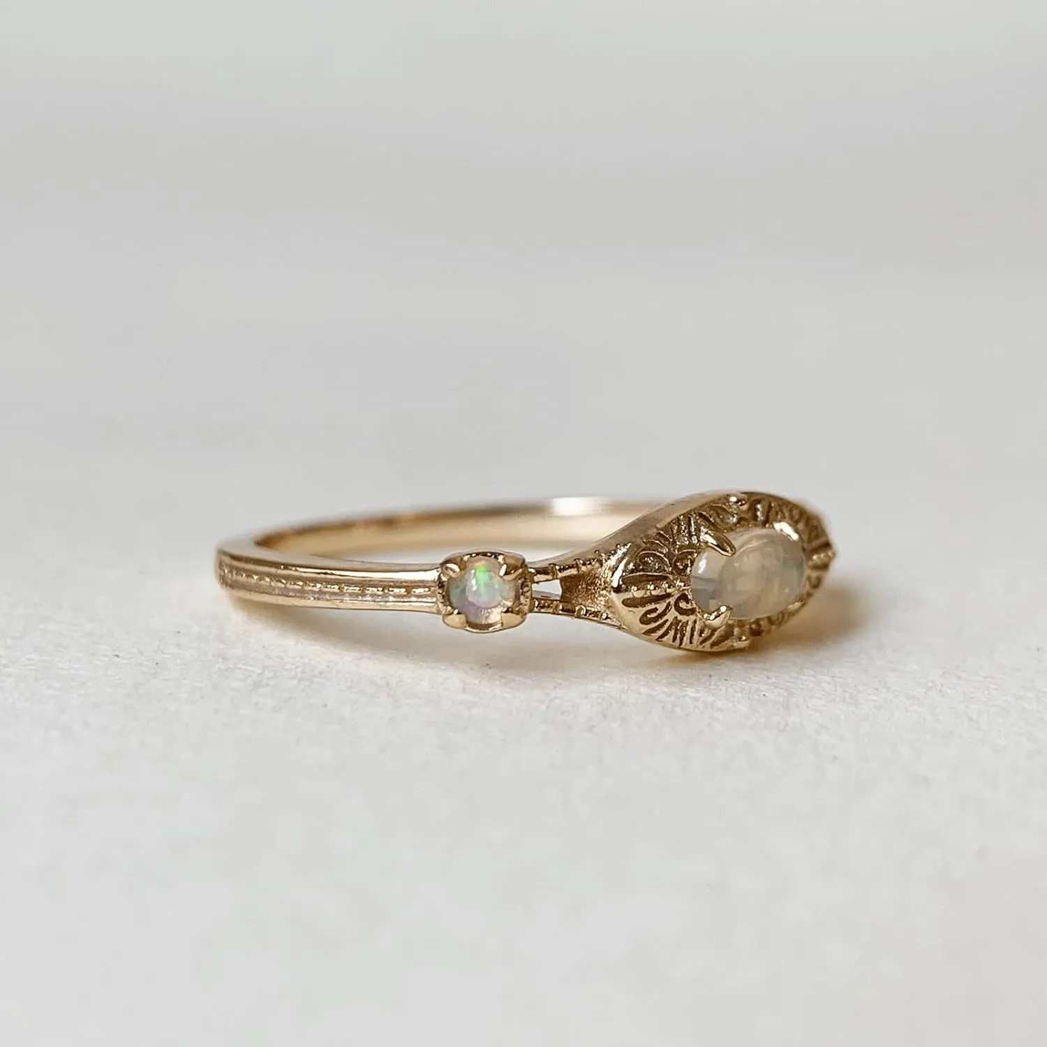 Dainty Promise Rings for Women Gold Silver Gemstone Stackable Ring Simple Three Stones Gem Engagement Wedding Vintage Jewelry