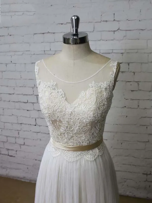 Elegant Floor Length Lace Tulle A-line Wedding Dresses
