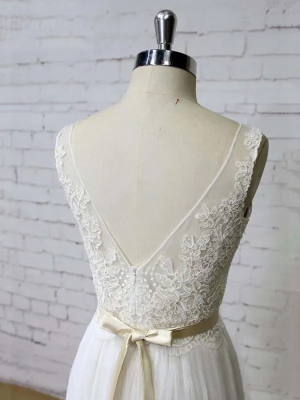 Elegant Floor Length Lace Tulle A-line Wedding Dresses