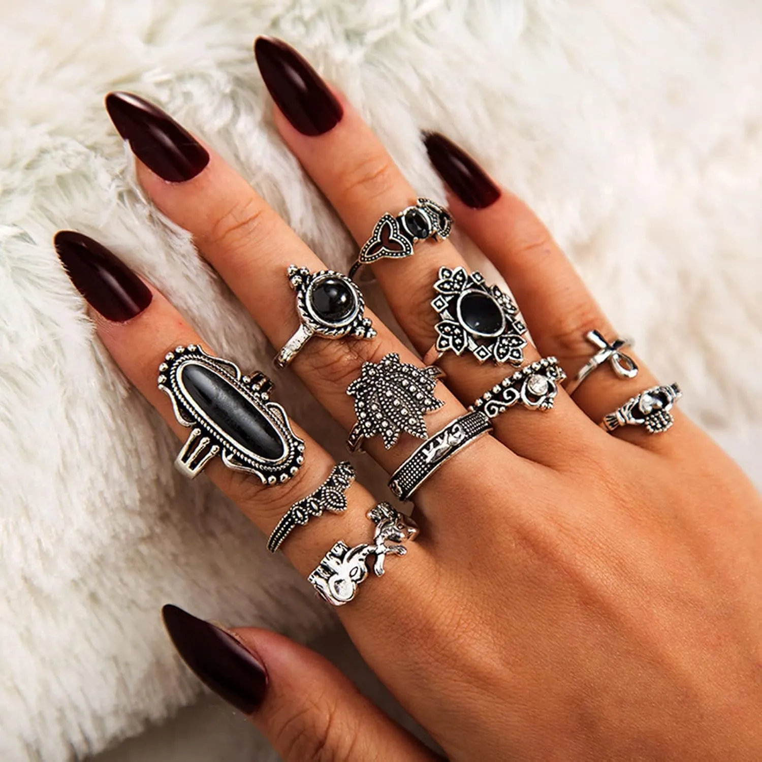 Rings for Women, Rings for Teen Girls 11Pcs/set Heart Stackable Knuckle Rings Alloy Bohemia Black Faux Gem Finger Rings Mens Rings for New Year Gift Valentine's Day Gift