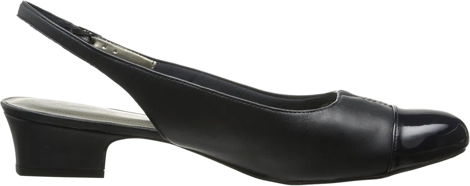 Trotters Women's DEA Pumps