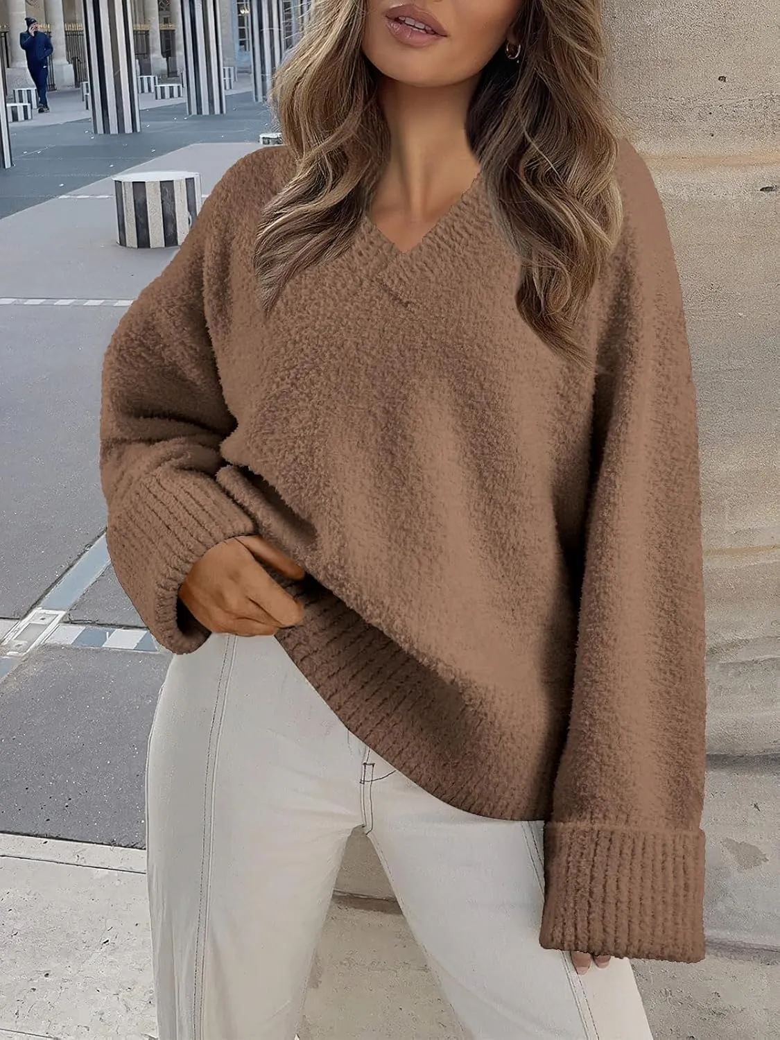 Vrtige Women's Oversized Sweater Fuzzy Chunky Knit V Neck Long Sleeve Warm Pullover Sweater