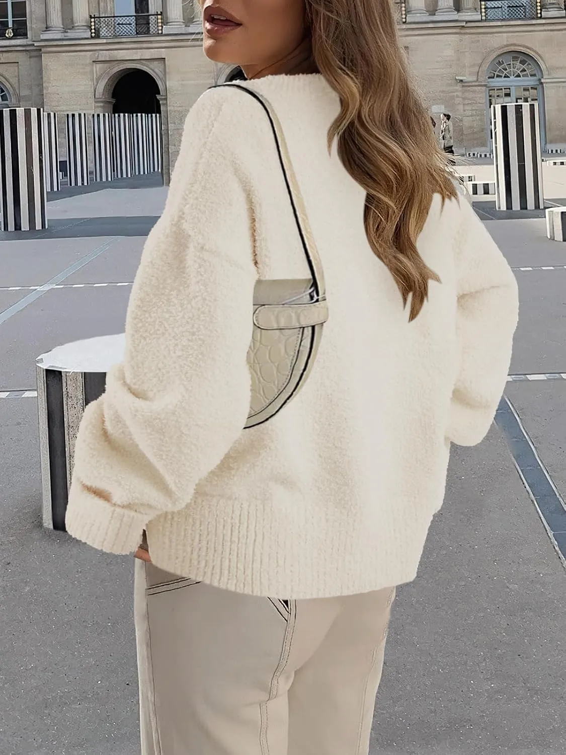 Vrtige Women's Oversized Sweater Fuzzy Chunky Knit V Neck Long Sleeve Warm Pullover Sweater
