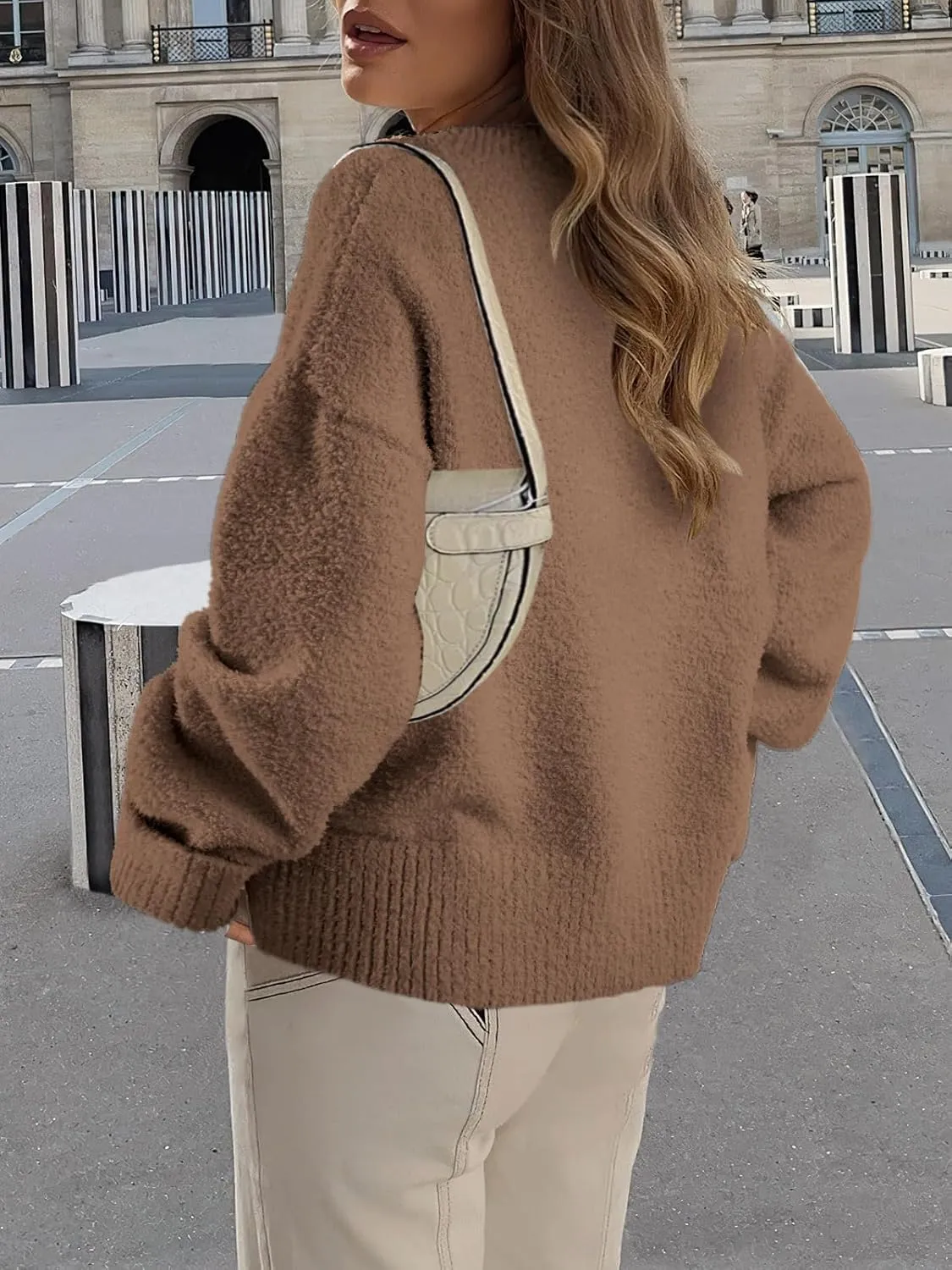Vrtige Women's Oversized Sweater Fuzzy Chunky Knit V Neck Long Sleeve Warm Pullover Sweater