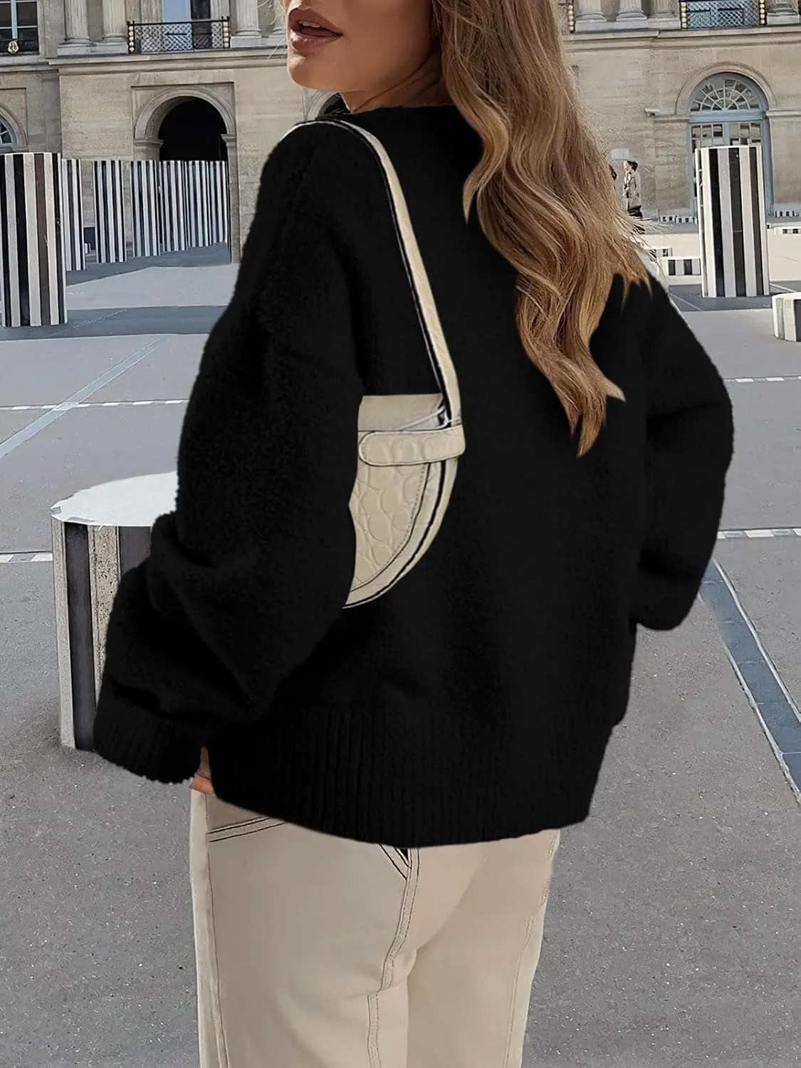 Vrtige Women's Oversized Sweater Fuzzy Chunky Knit V Neck Long Sleeve Warm Pullover Sweater