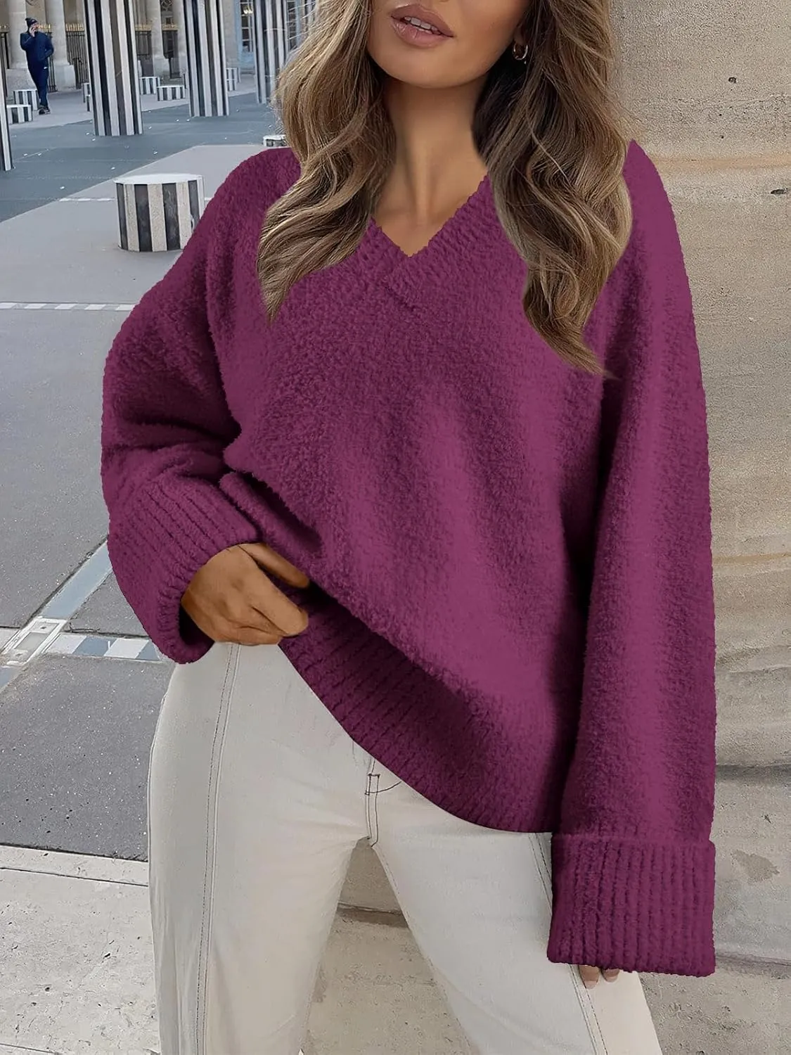 Vrtige Women's Oversized Sweater Fuzzy Chunky Knit V Neck Long Sleeve Warm Pullover Sweater