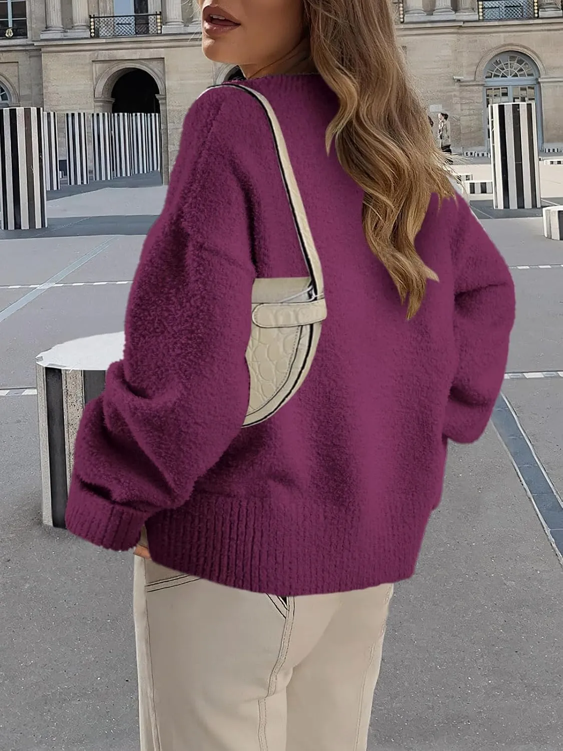 Vrtige Women's Oversized Sweater Fuzzy Chunky Knit V Neck Long Sleeve Warm Pullover Sweater