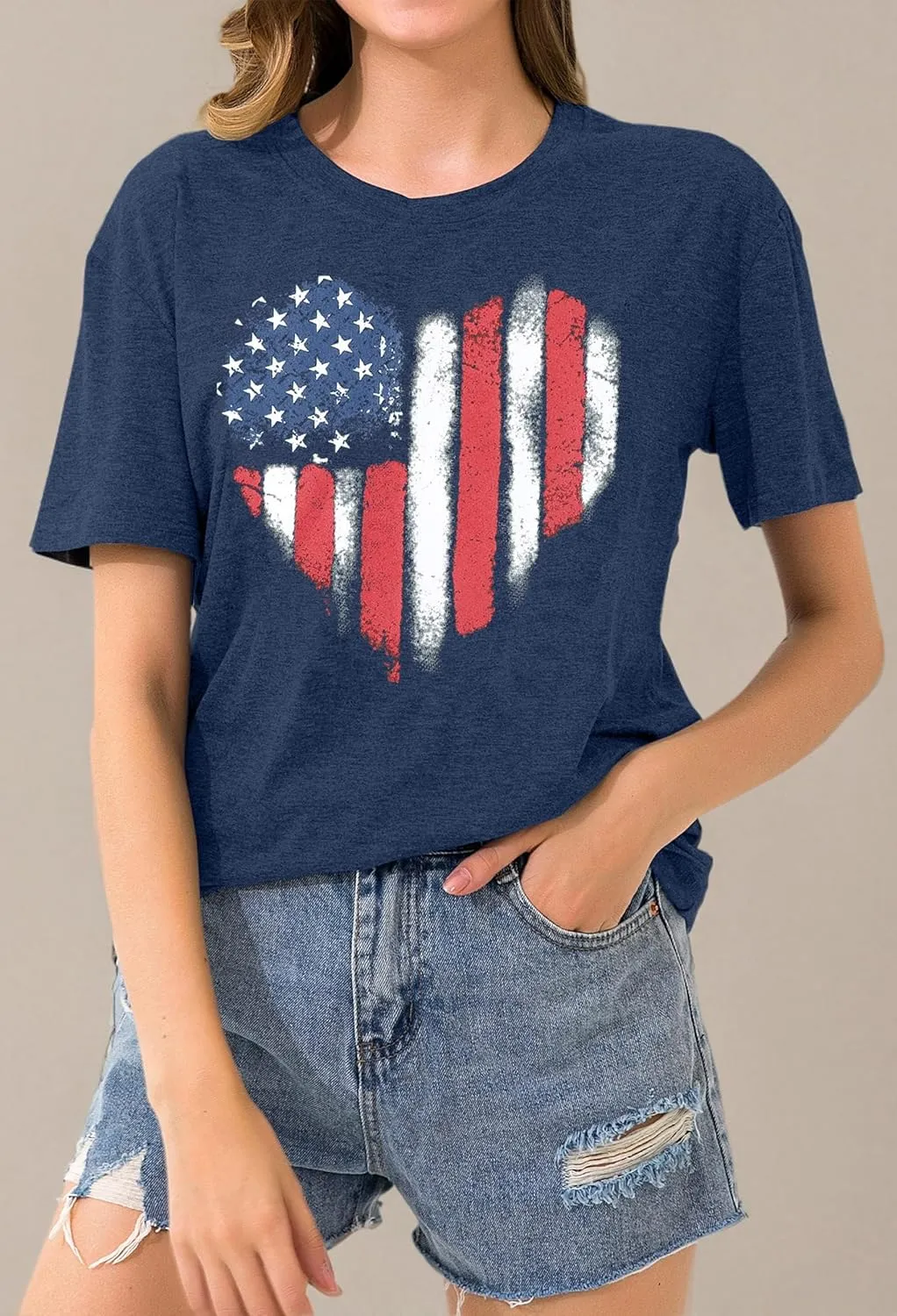 VVNTY American Flag Heart Shirt Women Patriotic T-Shirt 4th of July Graphic Tees Shirts USA Flag Star Stripe Tops