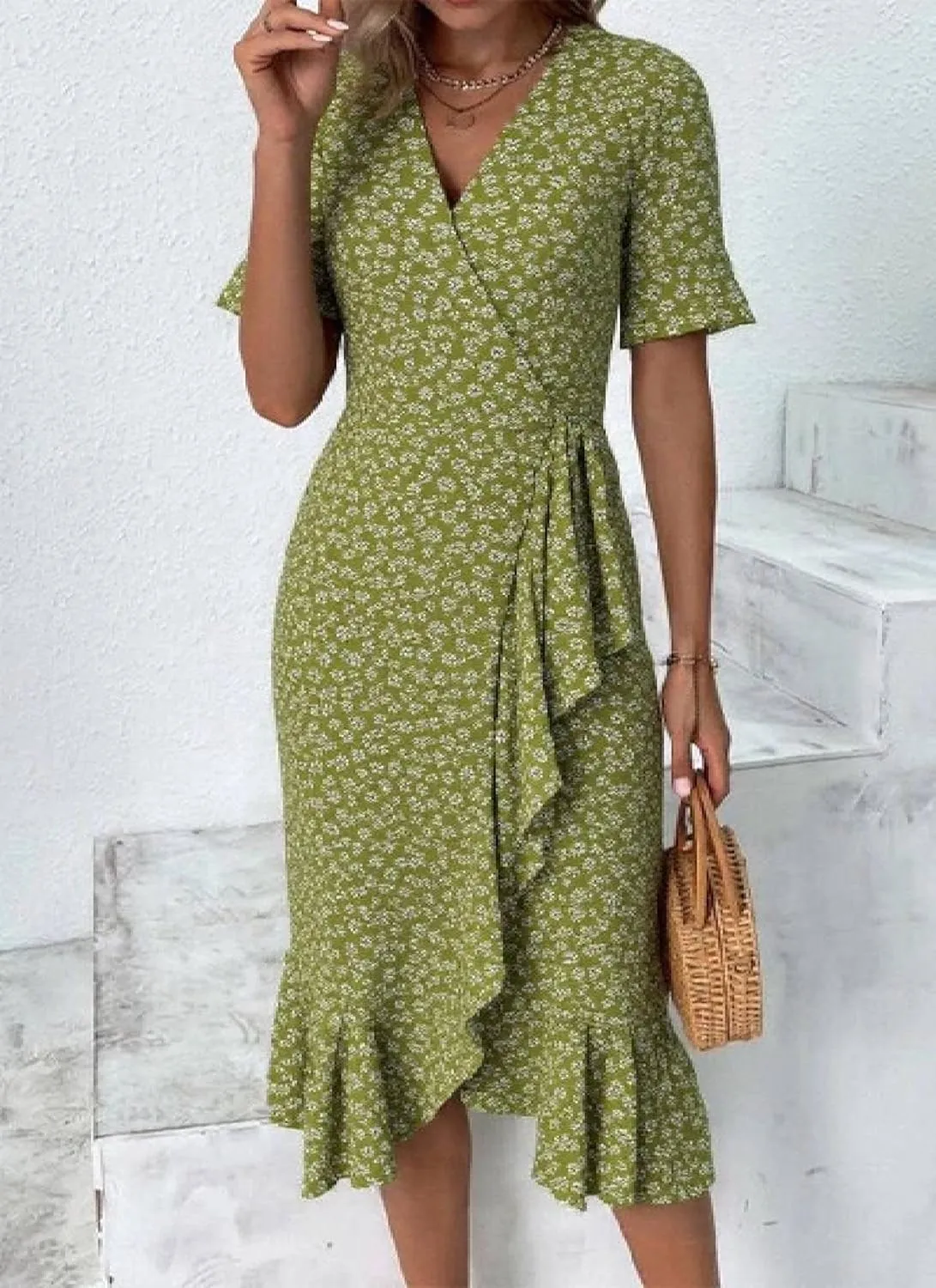 Women's Floral Dress Summer Short Sleeve V Neck Slim Fit Dress Ruffle Split Front Hem Boho Wedding Guest Midi Dresses