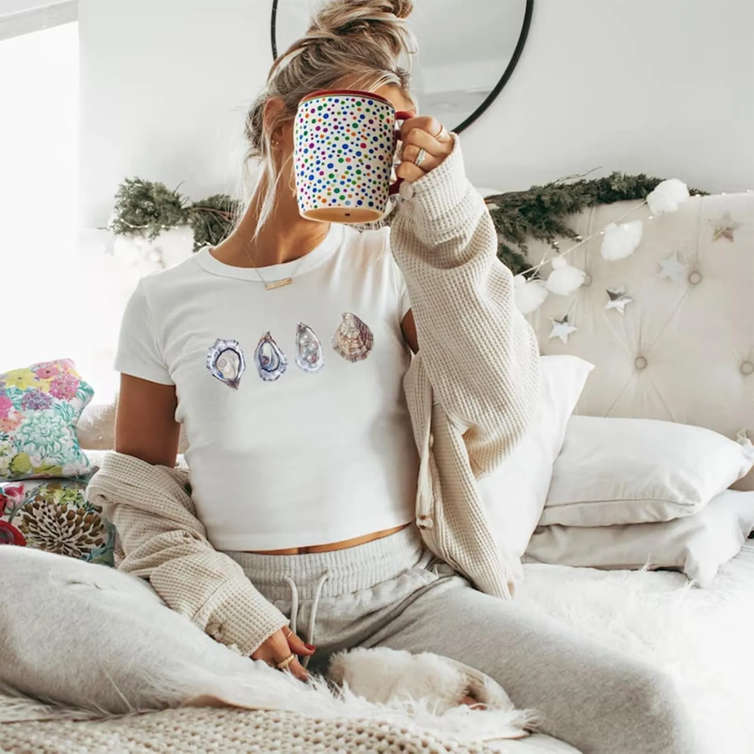 Y2K Graphic Baby Tees for Women Cute Sea Shell Print Short Sleeve Crew Neck Slim Fit Crop Tops Aesthetic T-Shirts